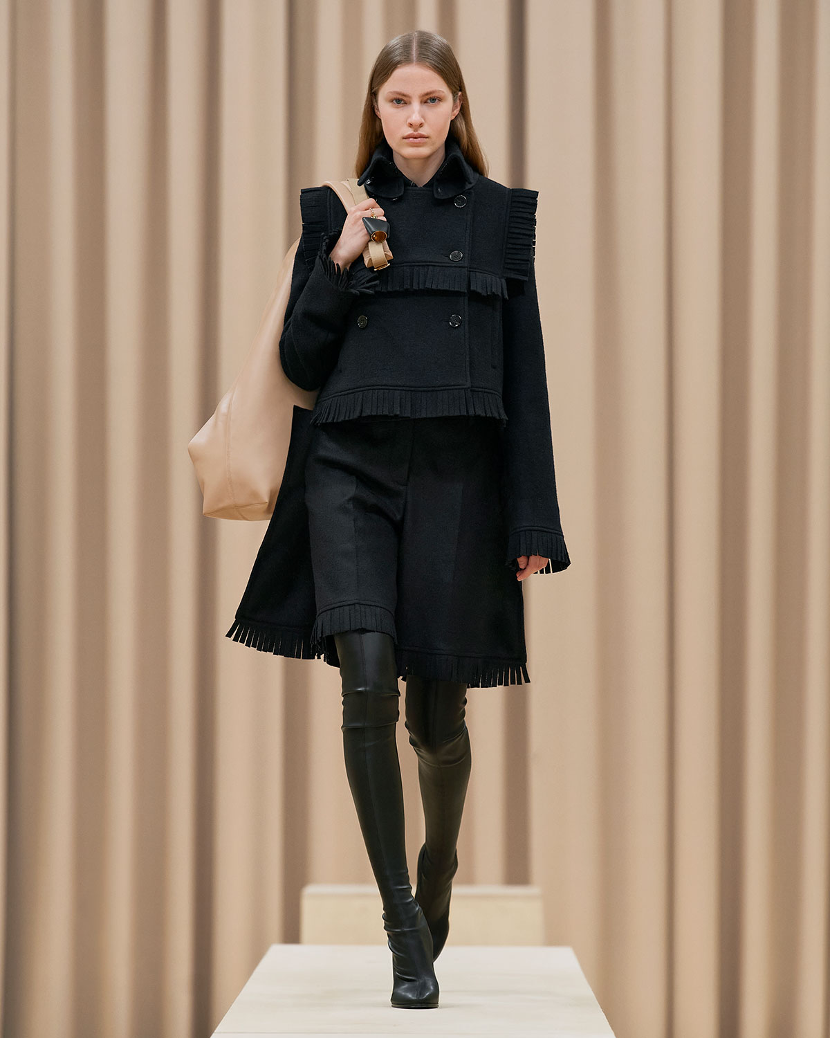 burberry-fall-winter-2021-womenswear