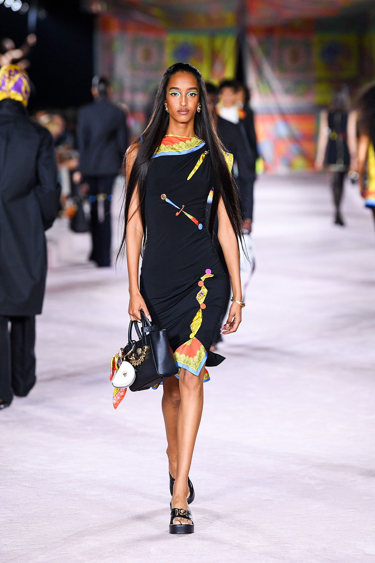 radicaal Civic Broederschap Versace Spring Summer 2022 Collection | The Fashionography