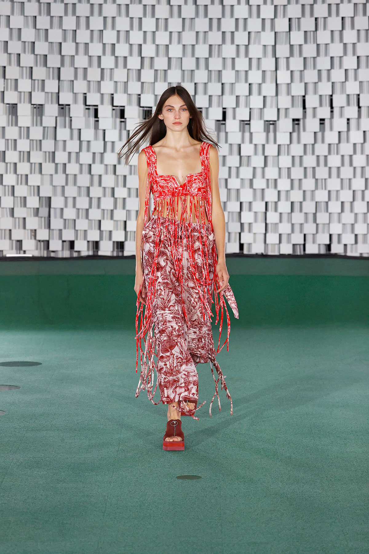 Stella McCartney's Spring 2022 Collection Hugs Shroom Power Sustainability  — Anne of Carversville