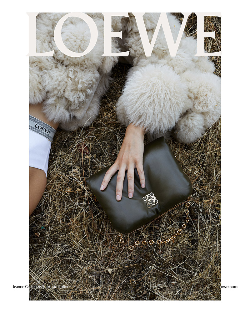 LOEWE's new collection inspired in chinese monochrome ceramics