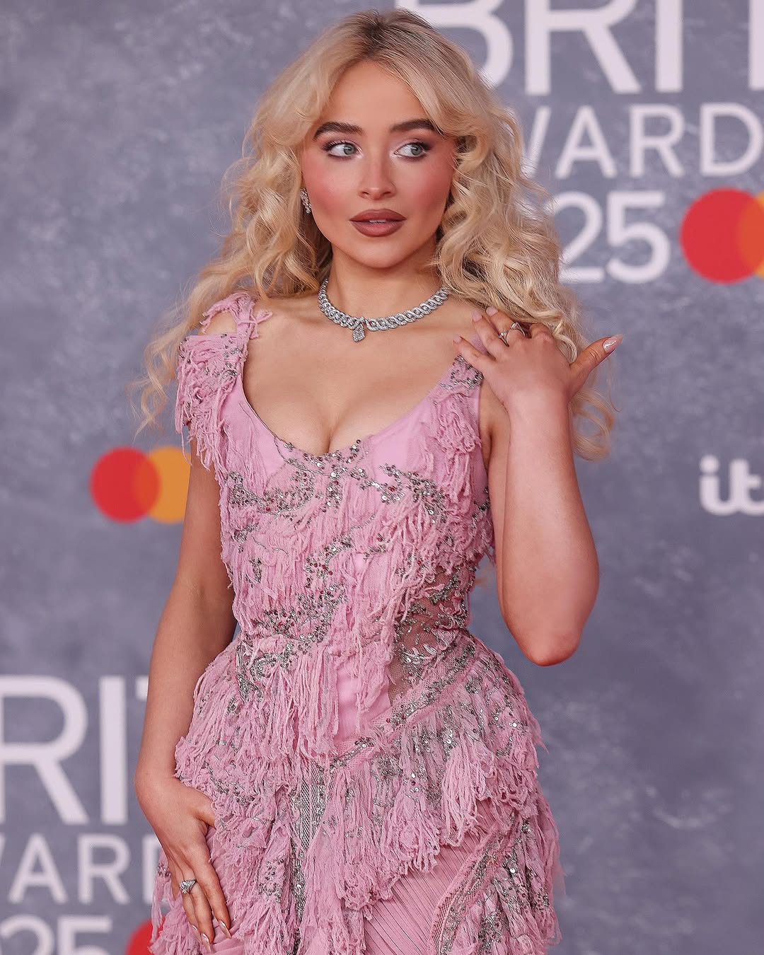 Sabrina Carpenter in Bvlgari at the 2025 BRIT Awards