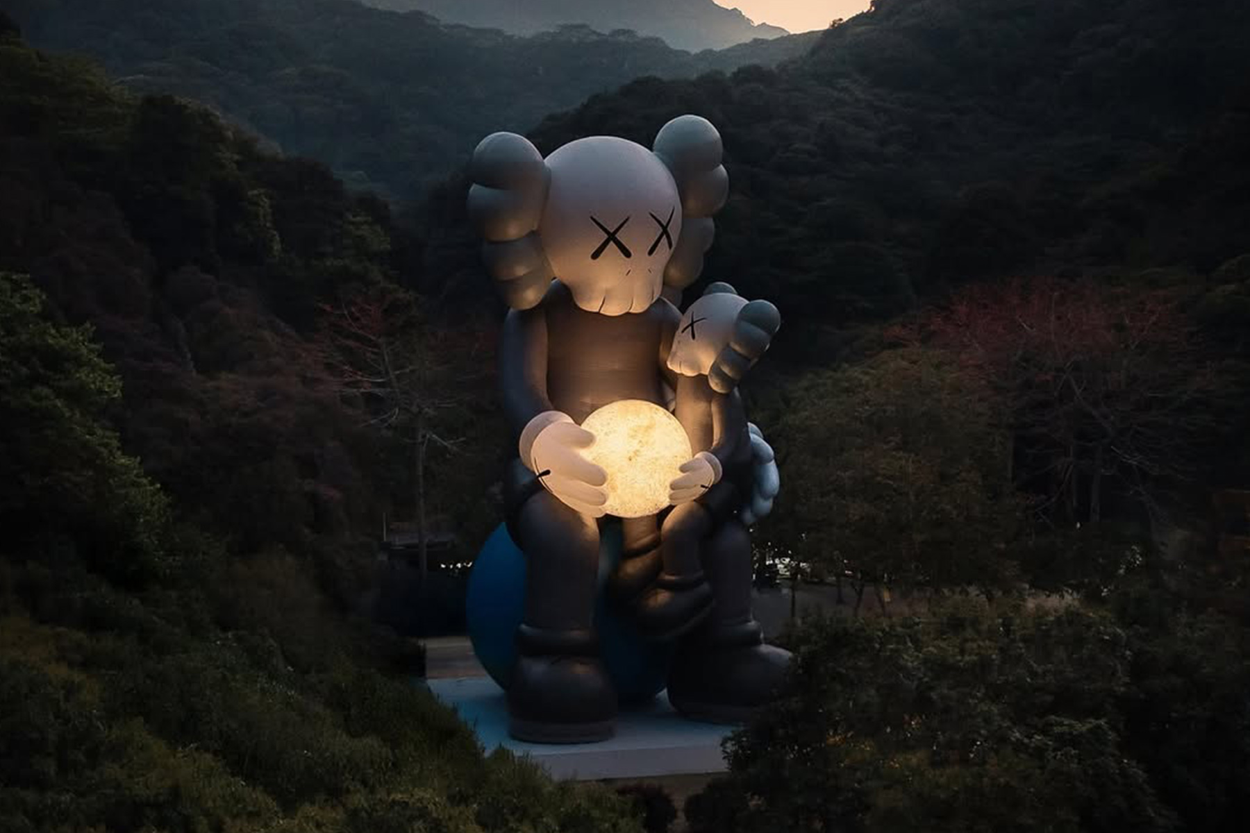 KAWS:HOLIDAY Thailand | Source: KAWS