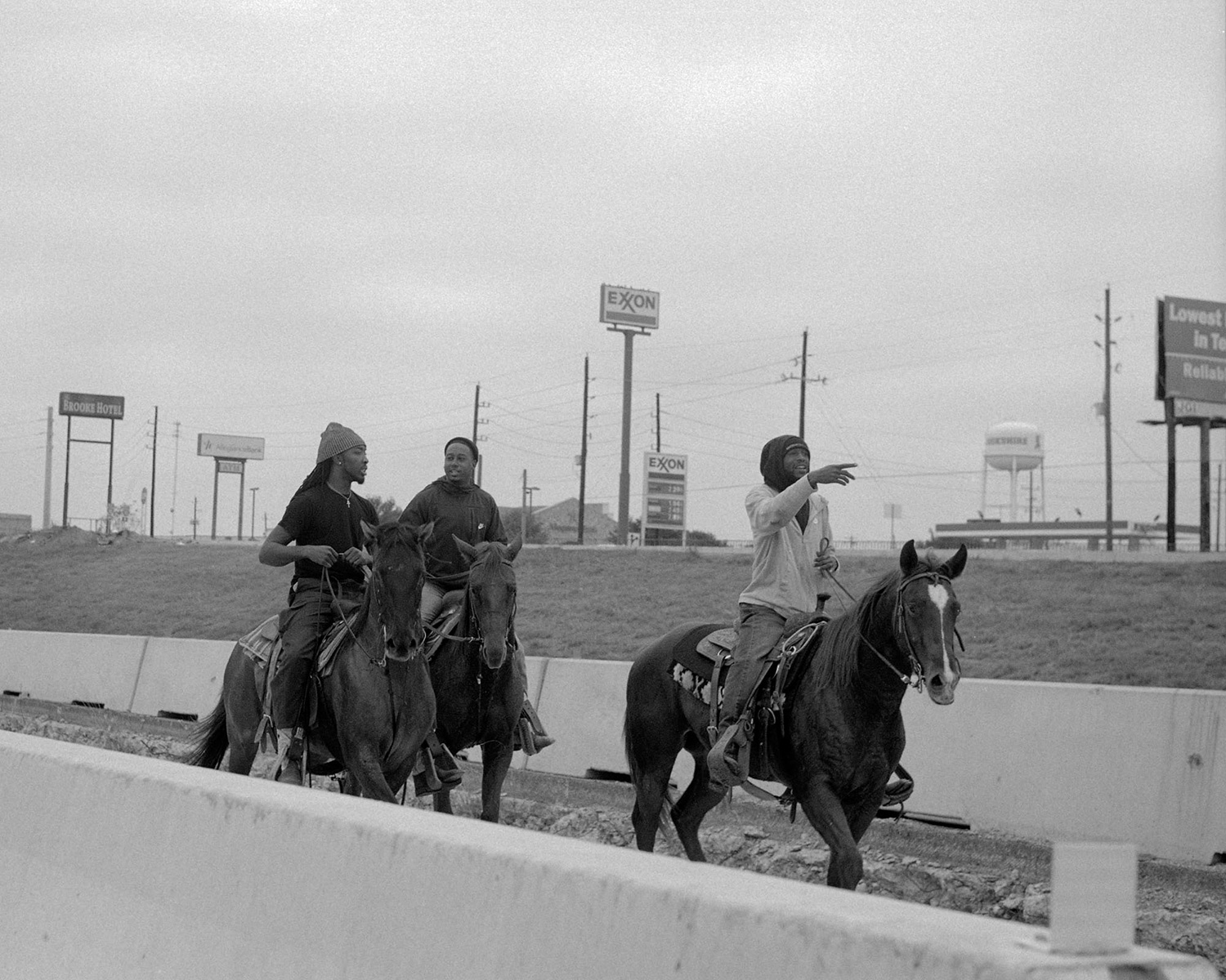 Hw290 Cowboys, Texas, from the series ”I Can't Stand to See You Cry”, 2021 | Courtesy of Howard Greenberg Gallery