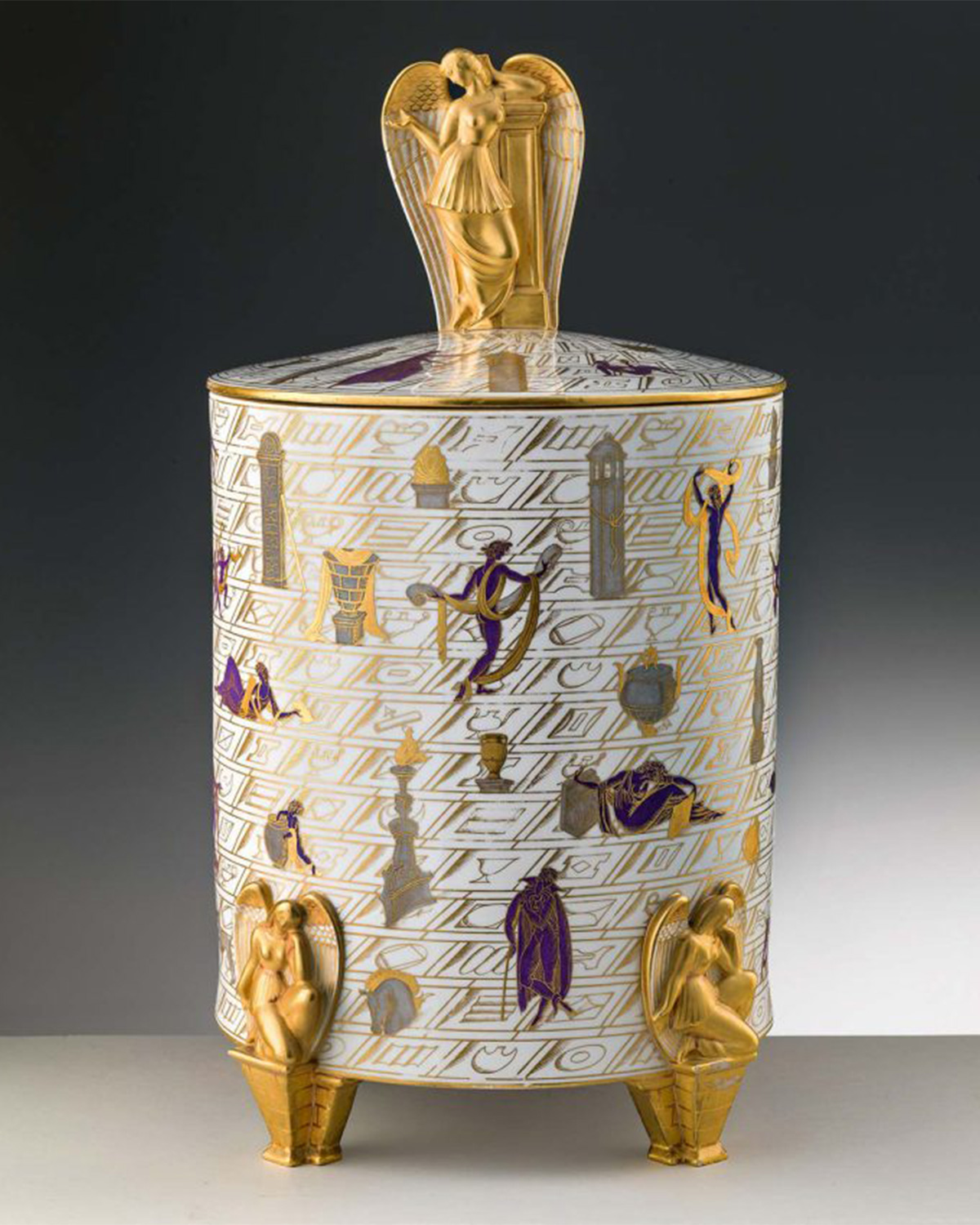 Gio Ponti, ‘La Conversazione Classica,’ 1925. Porcelain and agate-tipped gold, Richard-Ginori Ceramic Company | Source: MAD Paris
