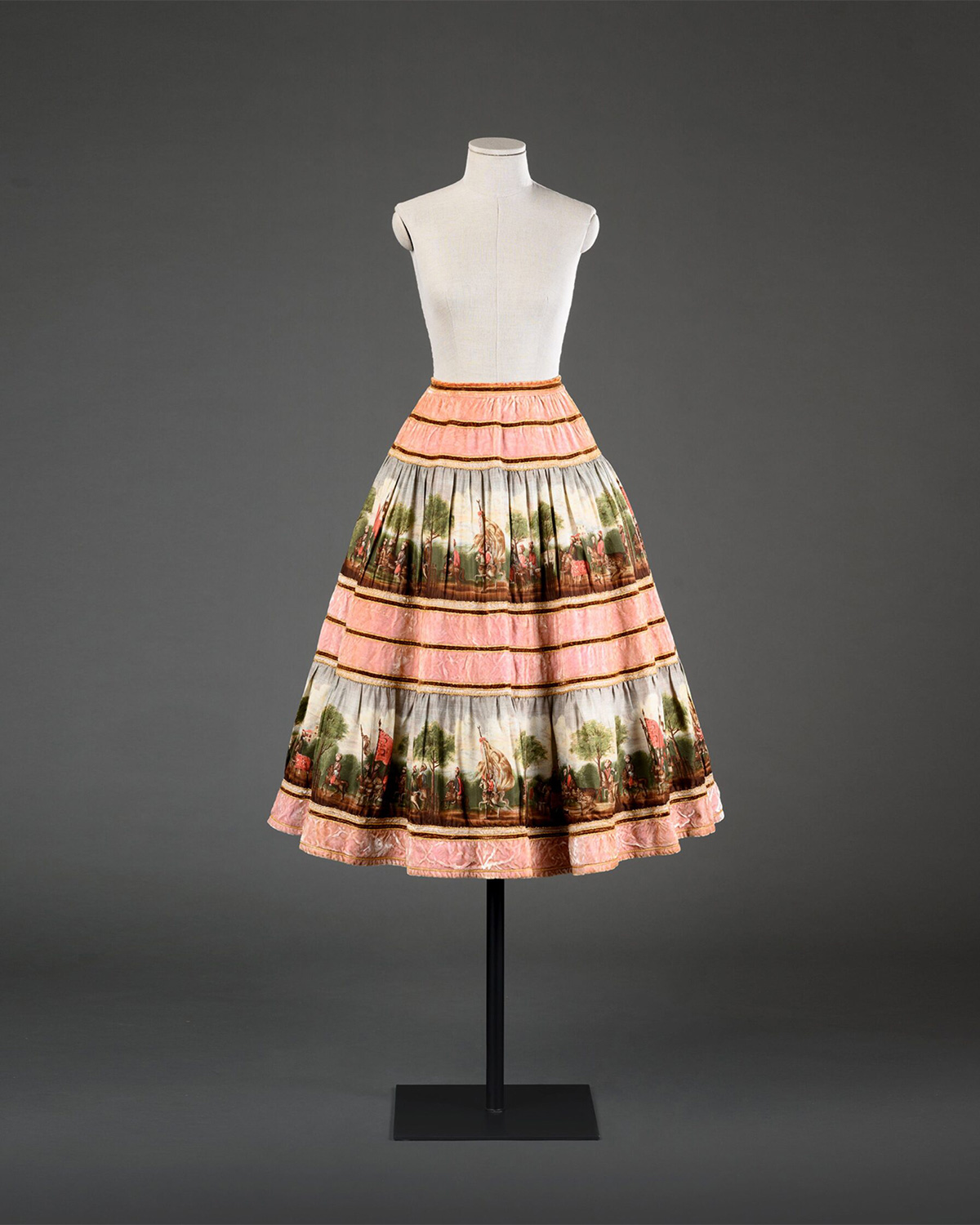 Skirt made by Franco Bertoli | Source: Archivio Luce Cinecittà